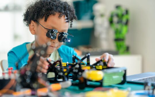 Autobot – Basic Robotics Course (Age 10+)